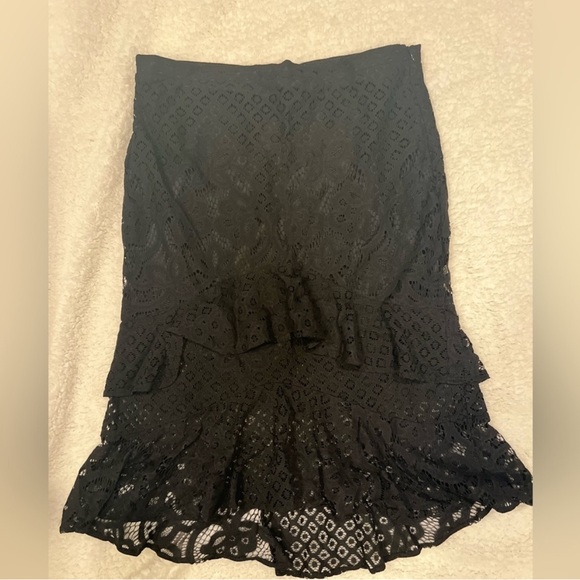 Venus Black Lace Ruffle Skirt | Size 16 | High-Low Layered Hem - Picture 4 of 4